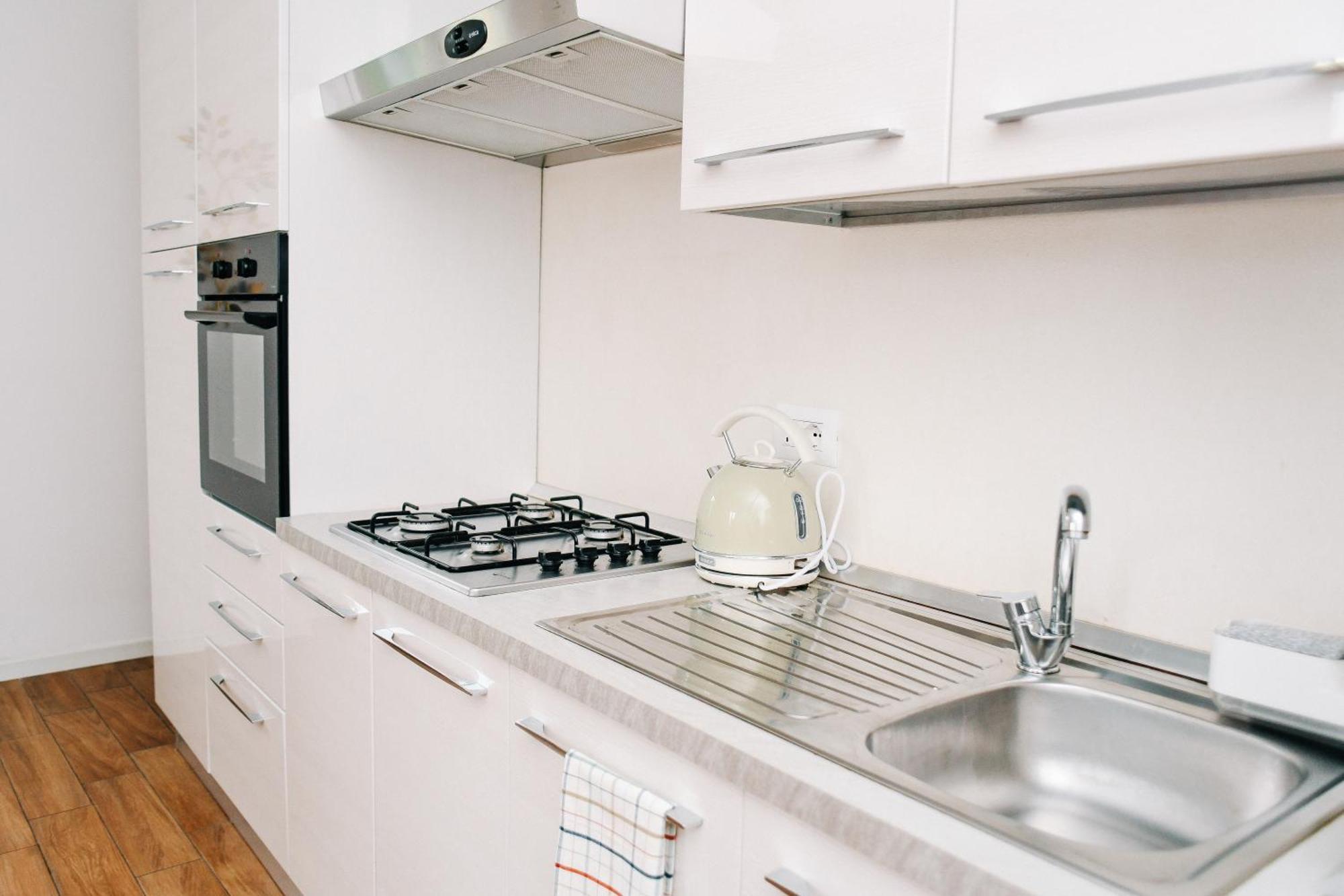Lora Diamond Suite ,Free Parking, Self Check In,3 Комо Екстериор снимка