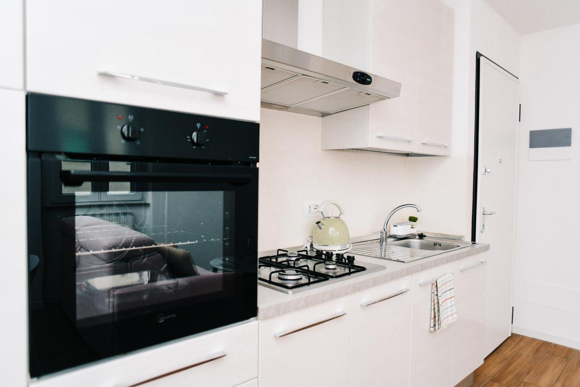 Lora Diamond Suite ,Free Parking, Self Check In,3 Комо Екстериор снимка
