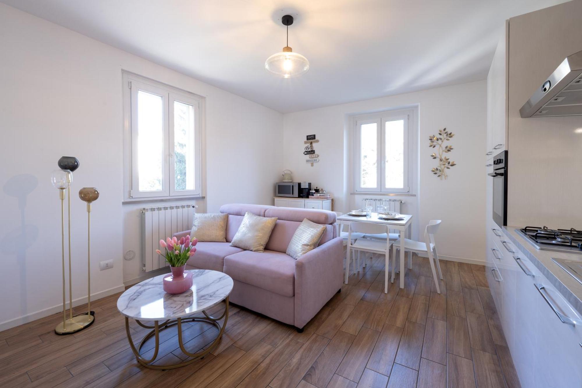 Lora Diamond Suite ,Free Parking, Self Check In,3 Комо Екстериор снимка